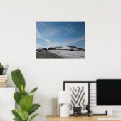 丘のある冬の農村の風景 ポスター (ホームオフィス)