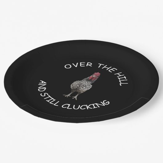 丘のオンドリのまだ意を表すパーティーにおもしろい ペーパープレート (アングル)