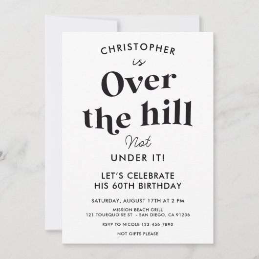 丘の上おもしろいで任意の年齢の誕生日パーティー 招待状 (正面)