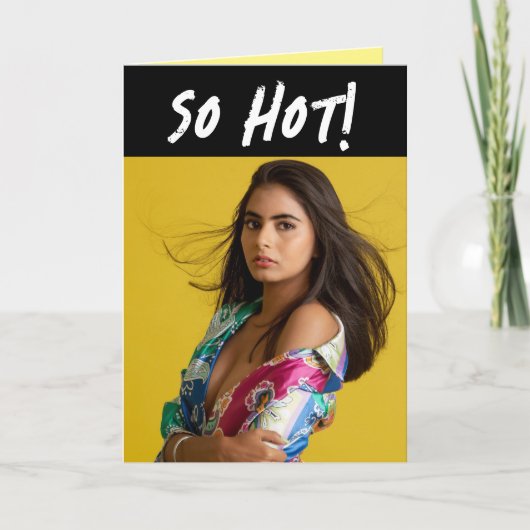 丘の上でホット女の子のおもしろい誕生日カード シーズンカード (正面)