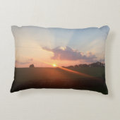 丘の上に美しい夕日のアクセント枕 アクセントクッション (裏面)