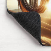 丘の上の古い木造の十字架 マウスパッド (コーナー)