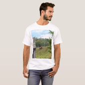 丘の上の牛 Tシャツ (正面フル)