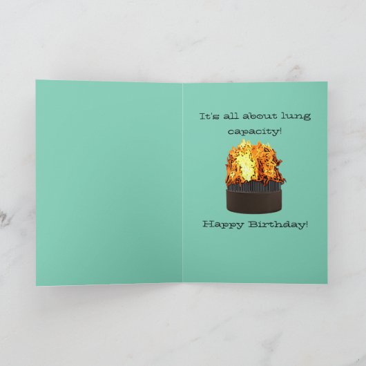 丘の上の肺活量おもしろい誕生日カード カード (内部)