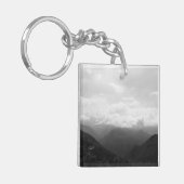 丘の上の雲と白黒の写真 キーホルダー (正面左)