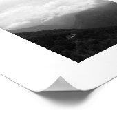 丘の上の雲と白黒の写真 ポスター (角)