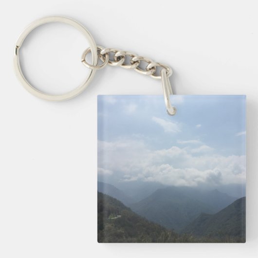 丘の上の雲スカイブルーカラー写真 キーホルダー (正面)