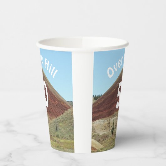 丘の上50誕生日マイルストーン 紙コップ (左)