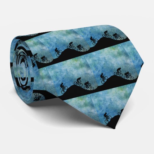 丘の山のバイクもしくは自転車に乗る人 ネクタイ (ロール)