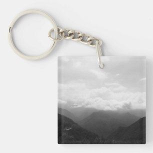 丘の雲 モノクロ写真 キーホルダー