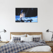 丘の麓の灰色のオオカミ、カニスループス キャンバスプリント (インサイチュ (寝室))