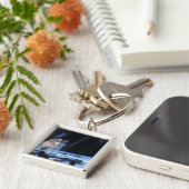 丘の麓の灰色のオオカミ、カニスループス キーホルダー (側面)