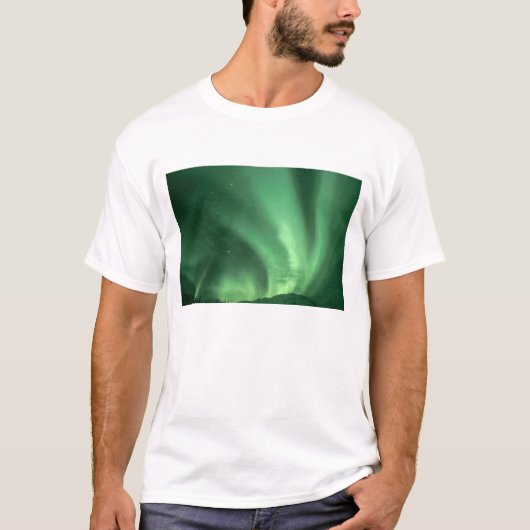 丘陵地の上のオーロラ Tシャツ (正面)