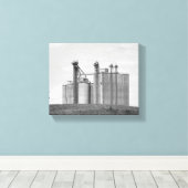 丘8x10の上の黒と白の穀物エレベーター キャンバスプリント (インサイチュ (ウッドフロア))