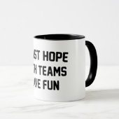 両チームともサッカーを楽しんでおもしろいほしい マグカップ (正面右)