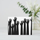 両手を上げる ポストカード (スタンド正面)