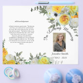 両折り黄色のバラの葬儀プログラム チラシ (シングル)