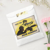 両砲身、軍需産業、戦争遂行 フェイバーバッグ (封をした状態)