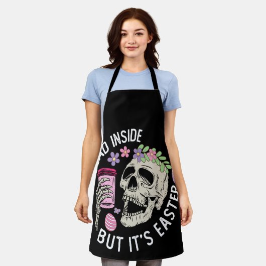 中に死んだがイースタースカルのコーヒー卵 エプロン (着用した状態)
