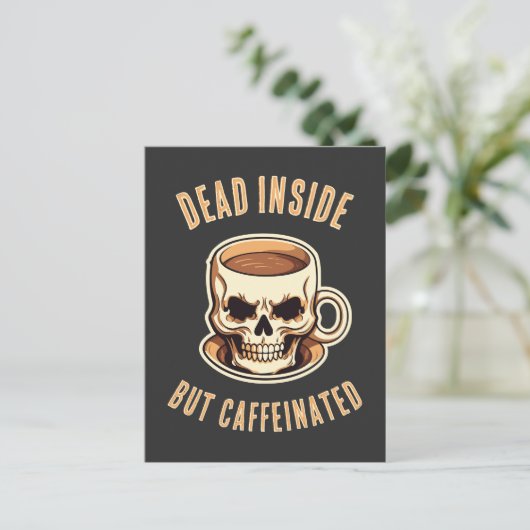 中に死んでいるがカフェイン入りスカルコーヒーマグ ポストカード (スタンド正面)