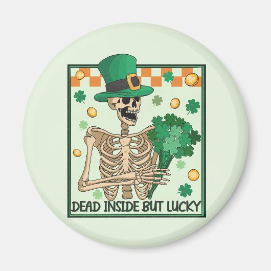 中に死んでいるが幸運なSt patricks マグネット (正面)