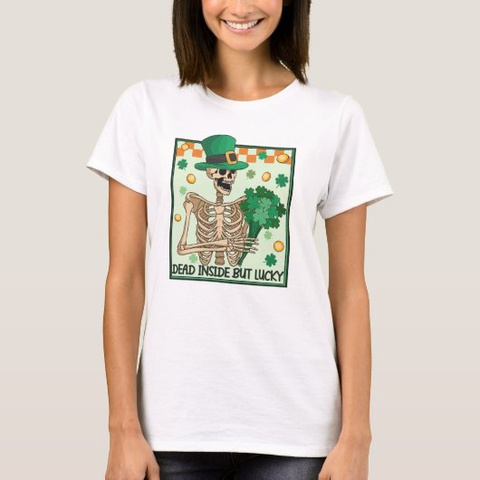中に死んでいるが幸運なSt patricks Tシャツ (正面)
