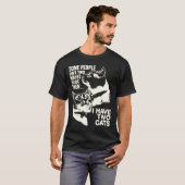 中に狼が二つある人もいる Tシャツ (正面フル)