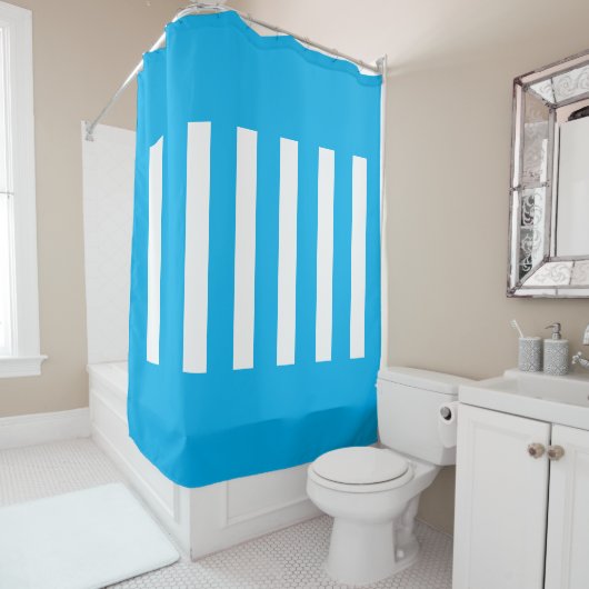 中ストライプ部の。スカイブルーとホワイト。 シャワーカーテン (インサイチュ)