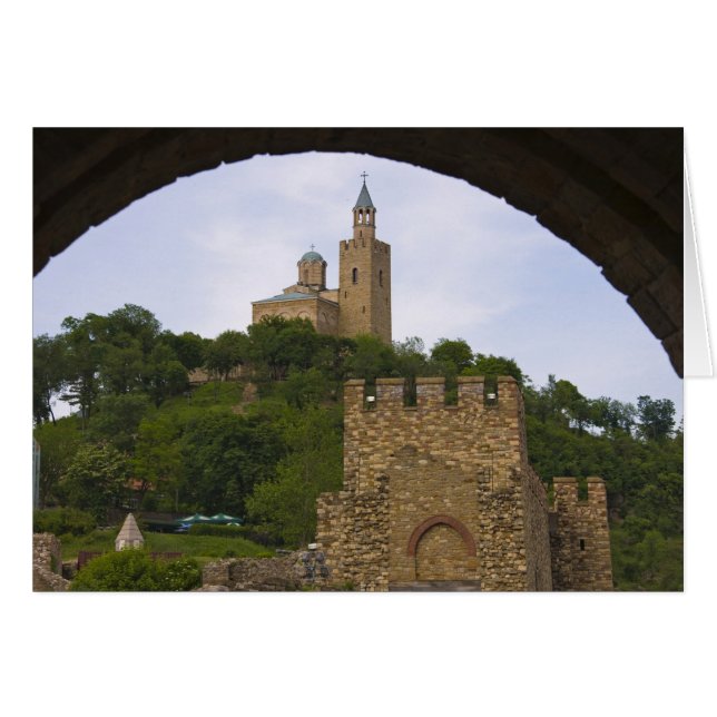 中世のツァレベの要塞 (正面横)