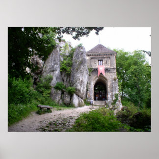 中世の岩の上に強い岩 ポスター