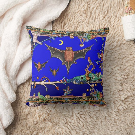 中世の推定飛んでいる、こうもり森林動物ブルー クッション (ブランケット)