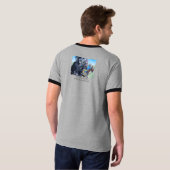 中世の歴史ある騎士が馬に乗り込む Tシャツ (裏面フル)