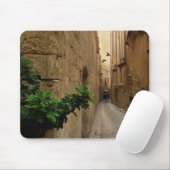 中世の狭い通り背の高い建物とコーチ マウスパッド (マウス)