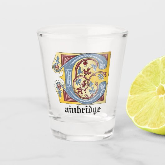 中世の青と赤のツタのライトレターC ショットグラス (正面)