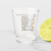 中世の青と赤のツタのライトレターN ショットグラス (裏面)