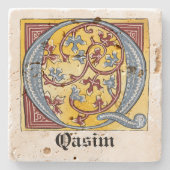 中世の青と赤のツタのライトレターQ ストーンコースター (正面)