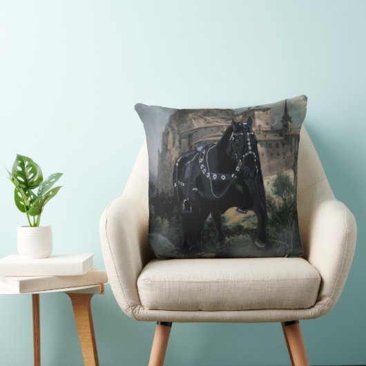中世の馬 – 枕 (椅子)