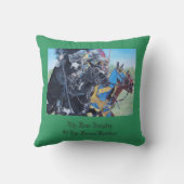 中世の騎士が馬に乗り込む写真 クッション (裏面)