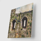 中世のChepstow Castle Monmoutshire，ウェールズ，英国 スクエア壁時計 (傾斜)