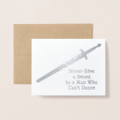 中世シルバーソード – カスタム引用文 – 男性テーマ 箔カード (封筒付き正面)