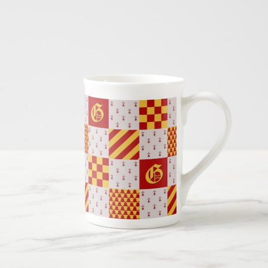 中世レッドイエローマジカルファンタジー紋章 ボーンチャイナマグカップ (右)