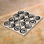 中世紀モダンの黒とクリームの円のパターン タイル<br><div class="desc">中世紀カッコいいの抽象芸術ブラックとクリームサークルのパターンデザイン。Thisisnomeによる設計©</div>