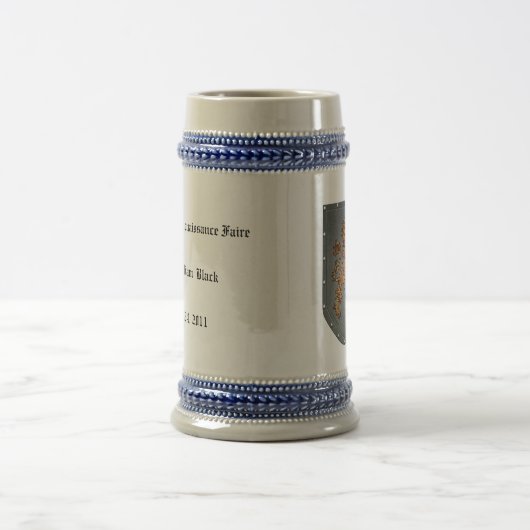 中世金属の盾のライオンのデザイン ビールジョッキ (中央)