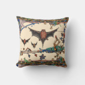 中世風変わりの動物,飛んでいるこうもり森林動物 クッション (正面)