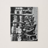 中国ので近いChihsien、c.1930 (b/w著経営される工場 ジグソーパズル (縦)