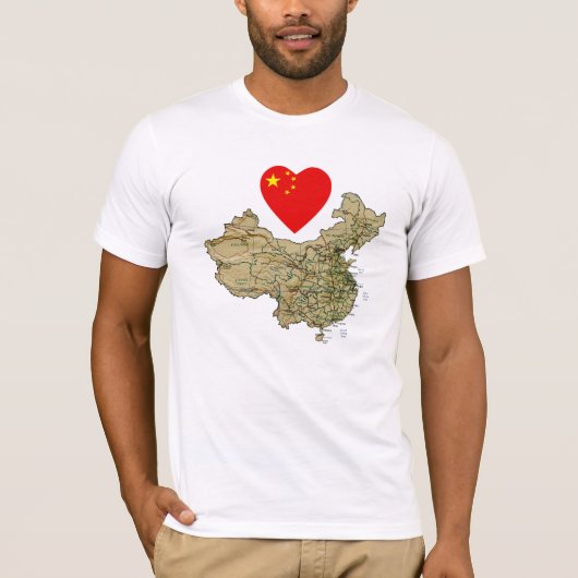 中国の旗のハートおよび地図のTシャツ Tシャツ (正面)