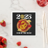 中国の赤とゴールドの幸せな旧正月 巳年 スタンダードカクテルナプキン (インサイチュ)