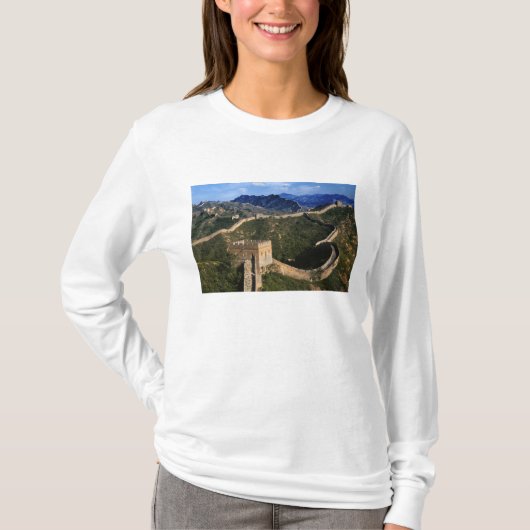 中国の金山嶺長城の風景 Tシャツ (正面)