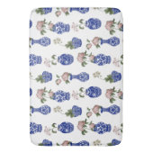 中国の陶磁器風の青い花瓶と花 バスマット (正面縦)