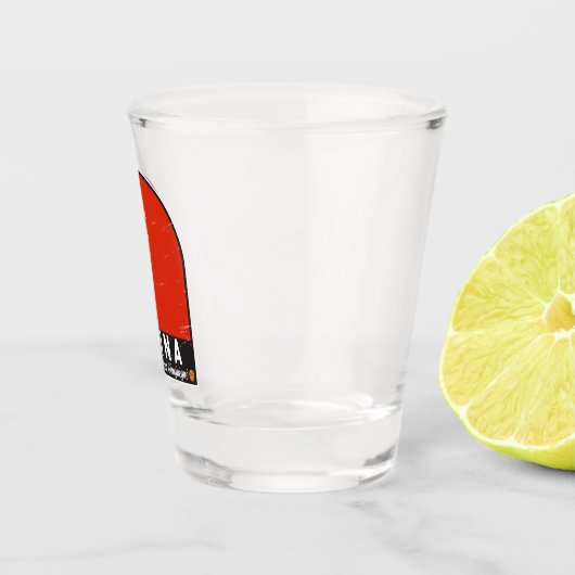 中国フラグのエンブレム動揺してヴィンテージ ショットグラス (右)